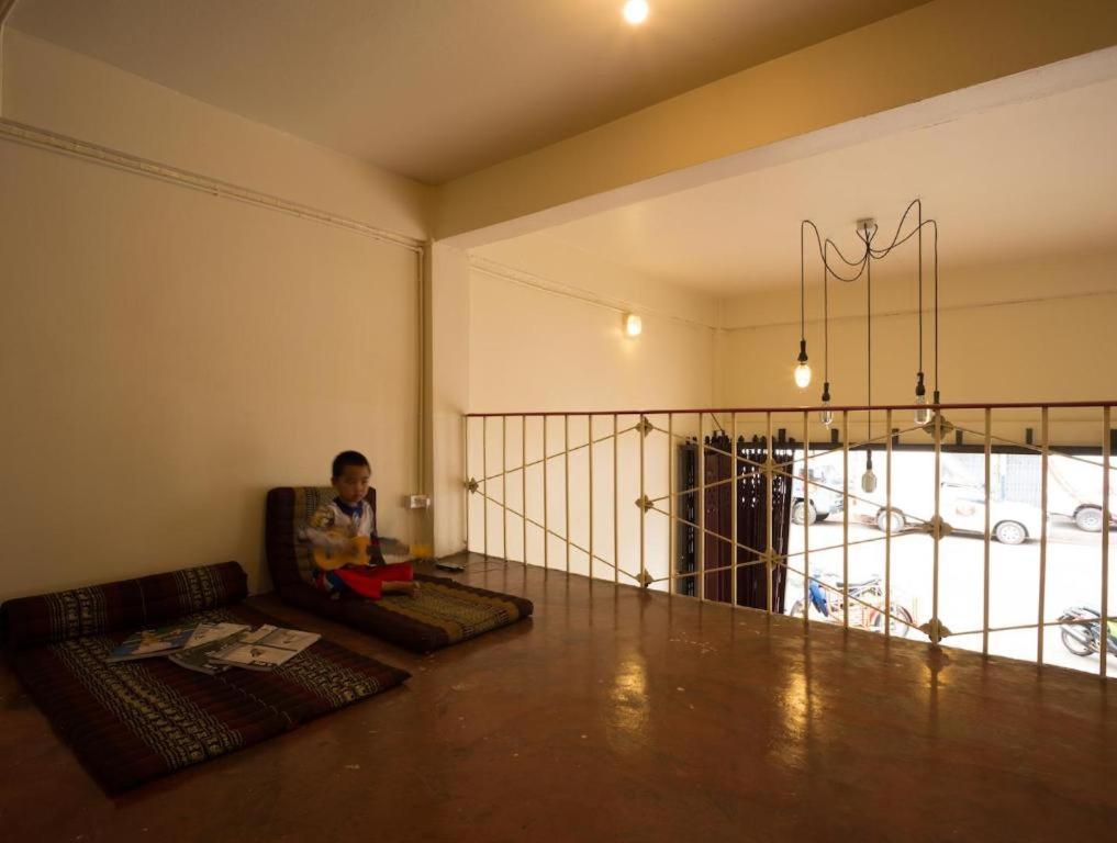 Oldie And Sleepy Hostel Udon Thani Exterior foto