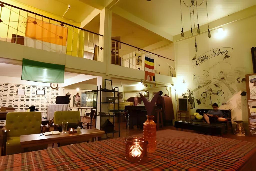 Oldie And Sleepy Hostel Udon Thani Exterior foto